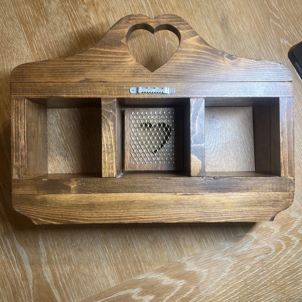 Vintage Wood Wall Shelf Curio Heart Cut-Out Farmhouse Pegs COTTAGECORE - Picture 7 of 7